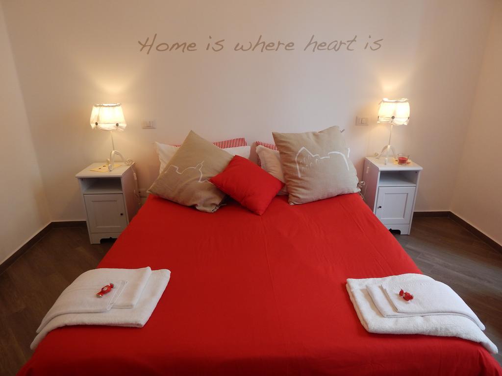 Red Flat In Rome Apartment Room photo